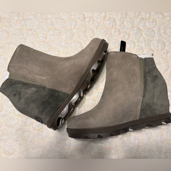 Sorel Shoes - Sorel Women's Sage Joan of Arctic Wedge II Zip Boots